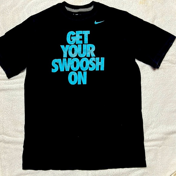 Nike shirt - Picture 1 of 2